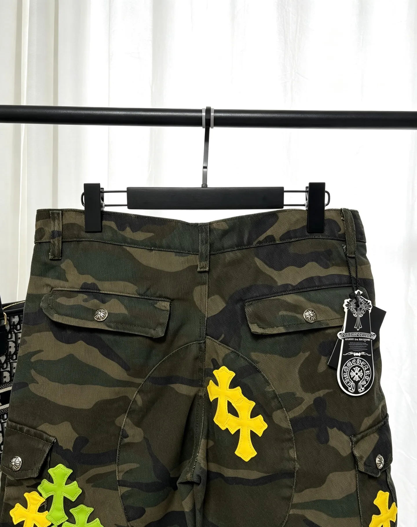 Chrome Hearts Chrome Hearts ， ， ， 。 Series， ， ， ，Retro 。 Canvas ， ， ， ， 。 ， ， ， ， ， ， ， 。 ， 、 ， Retro ； ， 、 ， 。 Size S-XL